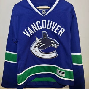2008–15 Vancouver Canucks Kevin Bieksa #3 Reebok Premier Women’s Home Jersey – Blue – W Large, NWT