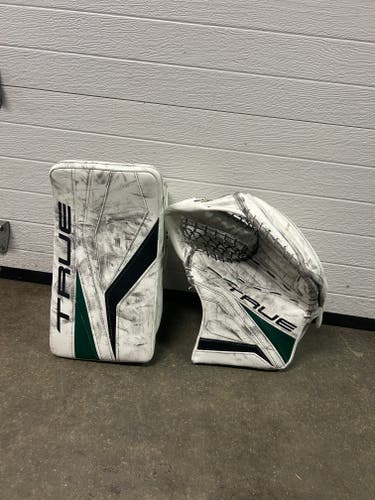 True Pro Stock L12.2 Goalie Glove Set Holtby