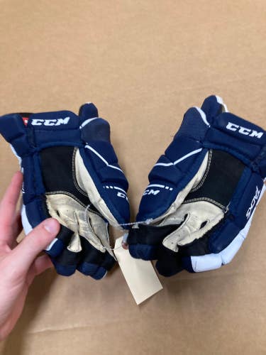 Blue Junior CCM Tacks 9040 Gloves 12" (Used)