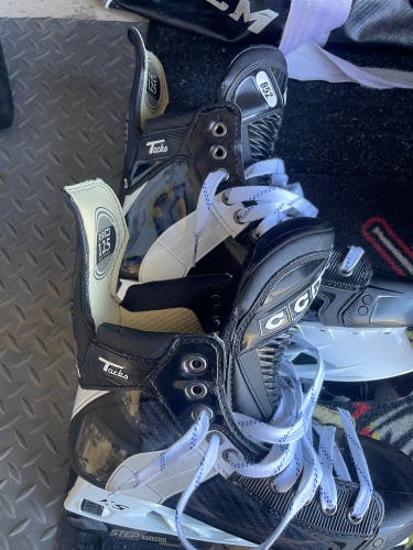 2024 CCM Hockey Skates Regular Width 7 (New)