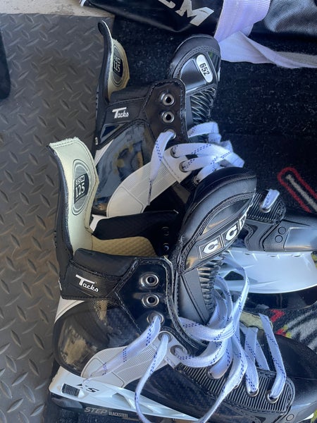 2024 CCM Hockey Skates Regular Width 7 (New)
