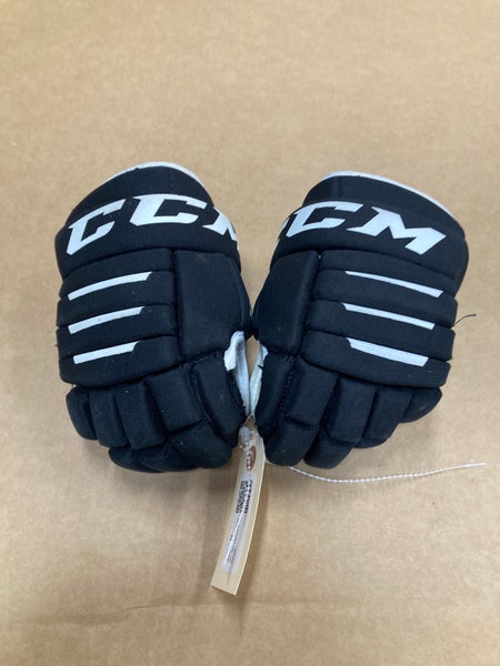 Black Youth CCM Tacks 4R2 Gloves 9" (Used)