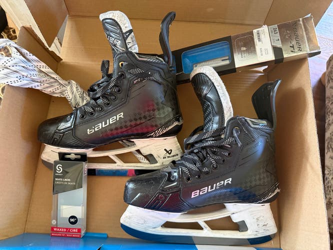 2025 Bauer Supreme Shadow Hockey Skates Pro Stock 7 (Used)