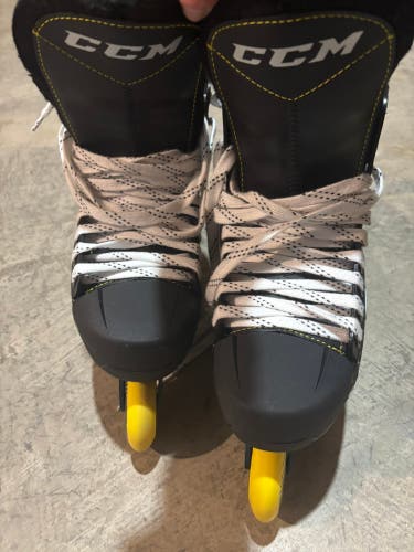CCM Super Tacks 9350 Inline Skates Regular Width Size 8 (Used)