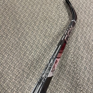 2-Pack CCM Tacks XF70 50 Flex P28 curve right hand sticks