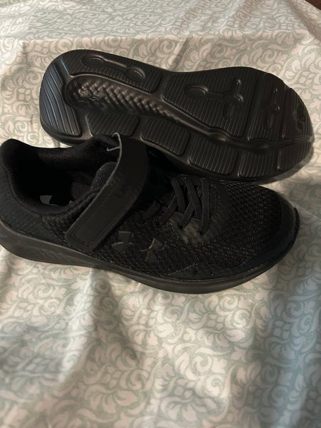 Under Armour shoes Size 1.5Y