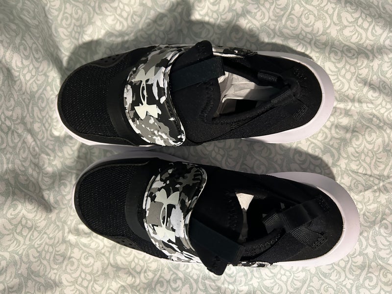 Under Armour shoes boys 1Y