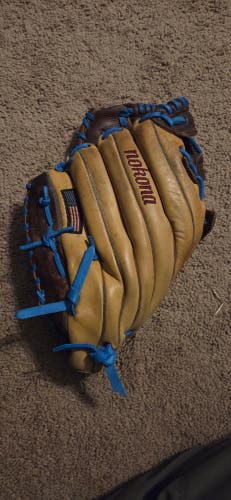2000 Outfield RH Nokona AMG 100 Baseball Glove 12" (Used)