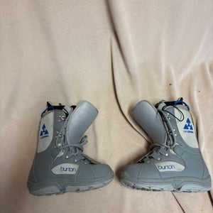 Unisex Size M 4.0 (W 5.0) Burton Progression Snowboard Boots All Mountain (Used)