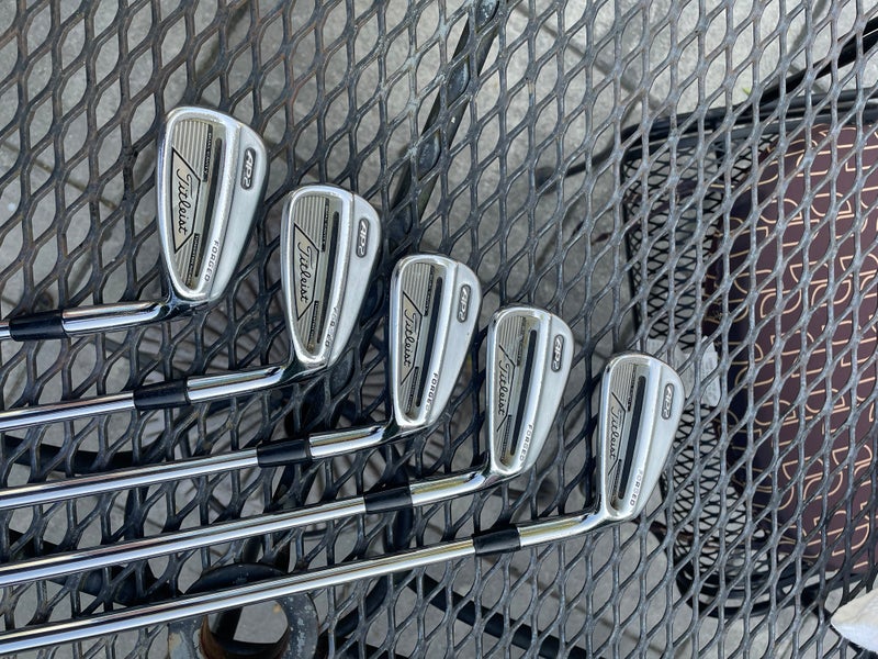 Men's Titleist AP2 Right Handed Iron Set Stiff Flex 5 Pieces Steel Shaft NO 9 IRON (Used)