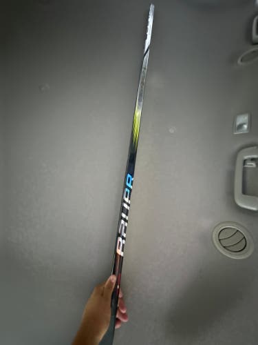 Senior Bauer Hyperlite 2 Right Handed Hockey Stick P90 (New)