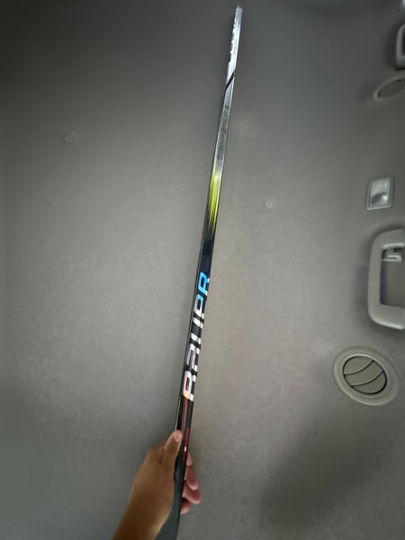Senior Bauer Hyperlite 2 Right Handed Hockey Stick P90  (New)