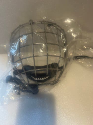 Bauer hockey helmet cage