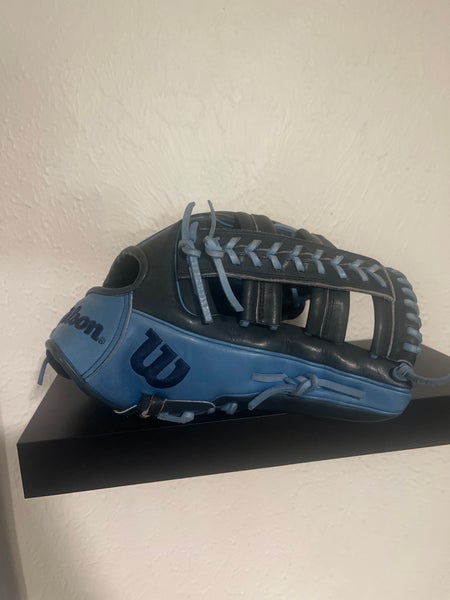 2023 Wilson RH Outfield A2000 Baseball Glove 12.75" (New)