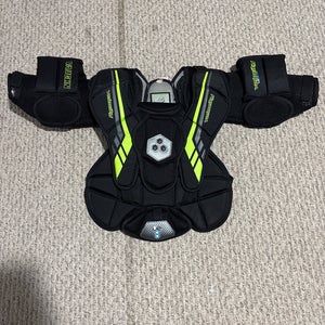Used YouthS/M Vaughn Velocity VE8 Goalie Chest Protector
