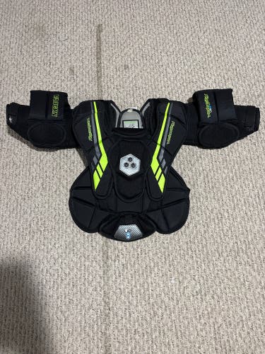 Used YouthS/M Vaughn Velocity VE8 Goalie Chest Protector