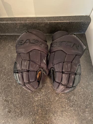 Easton Synergy 80 Blackout Gloves - Size 11"