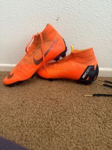 Men's Size M 7.5 (W 8.5) Nike Mercurial Superfly Cleats (Used)
