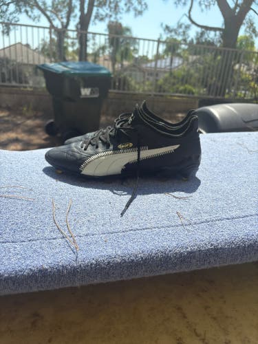Men's Size M 8.5 (W 9.5) Puma King Cleats (Used)
