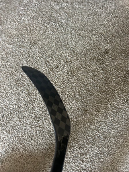 Senior True Project X Smoke Right Handed Hockey Stick P28M Pro Stock (Used)