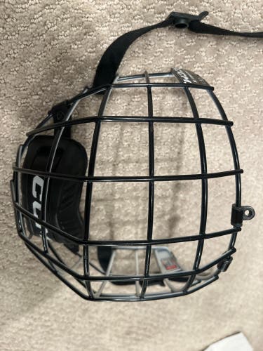 Small  CCM FM580 Full Cage (Used)