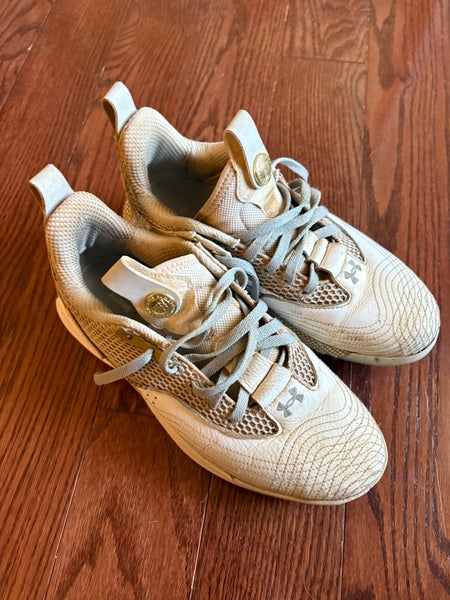 White Men's Size M 8.0 (W 9.0) Under Armour Bryce harper Low Top (Used)