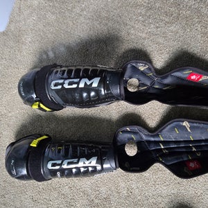 Intermediate CCM AS 580 11" Shin Pads (Used)