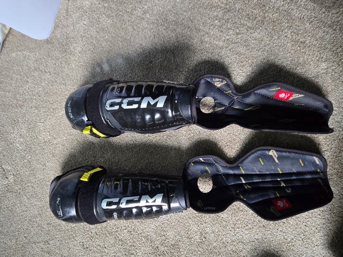 Intermediate CCM AS 580 11" Shin Pads (Used)
