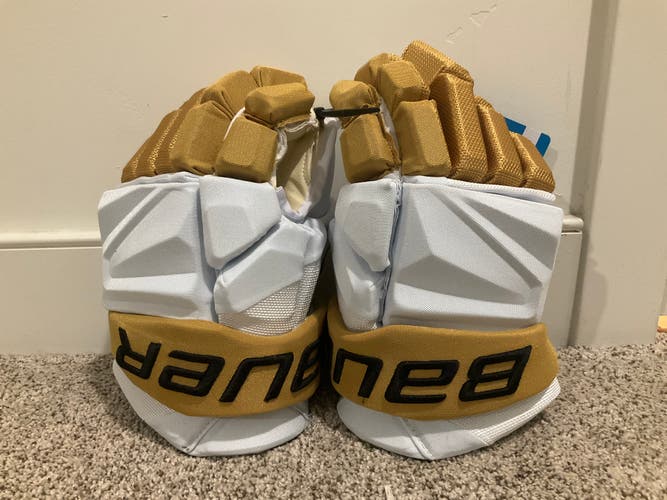chandler Stephenson Vegas golden knights Bauer Vapor Hyperlite Gloves 13" Pro Stock (New)