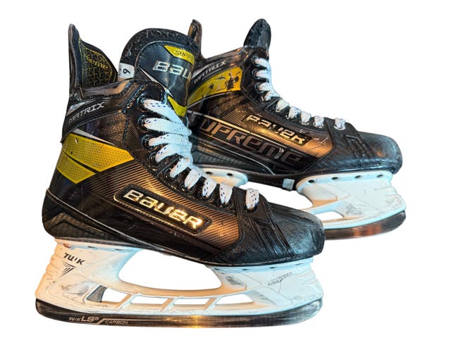 2022 Bauer Matrix Hockey Skates Wide Width Size 6 (Used)