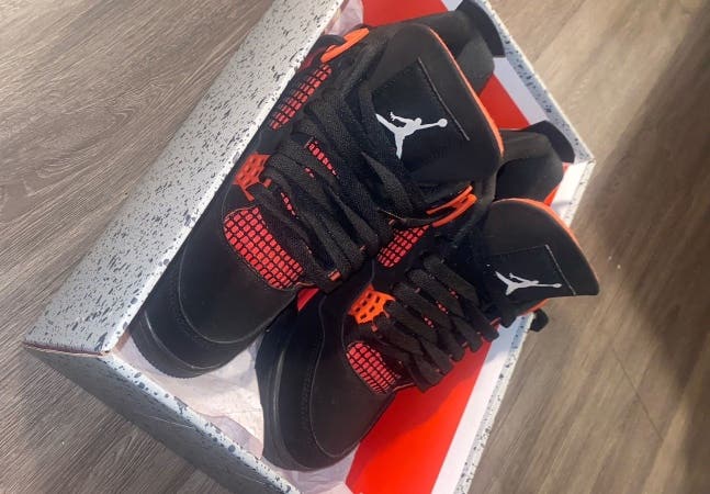 Jordan 4 Red Thunders, size 8.5