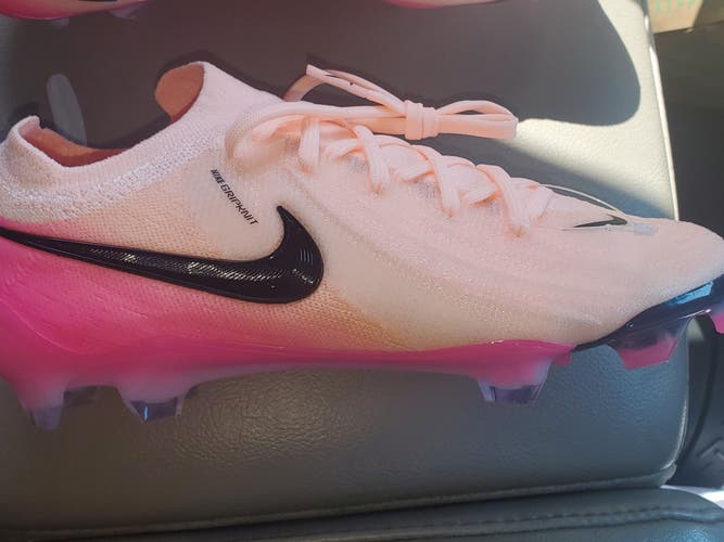 Pink Men's 4Y (Big Kids / Youth) Nike Phantom GX Cleats (New)