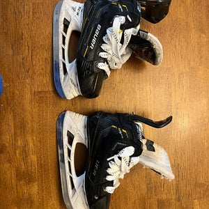 Bauer Supreme M5 Pro Hockey Skates Regular Width Size 1 (Used)