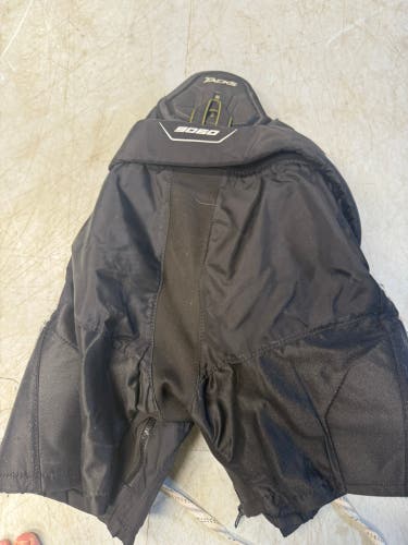 Small Junior CCM Tacks 9060 Hockey Pants (Used)