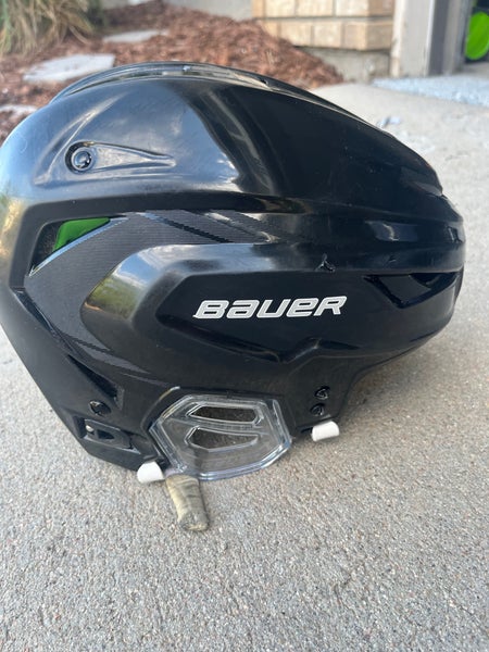Medium Bauer Hyperlite Helmet (Used)