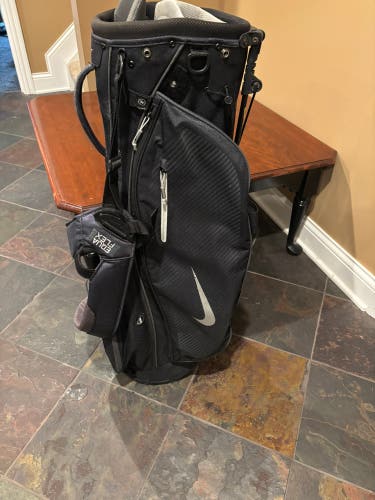 Unisex Nike Bag (Used)