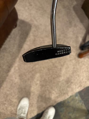 Black Scotty Cameron Mallet Right Handed Putter (Used)