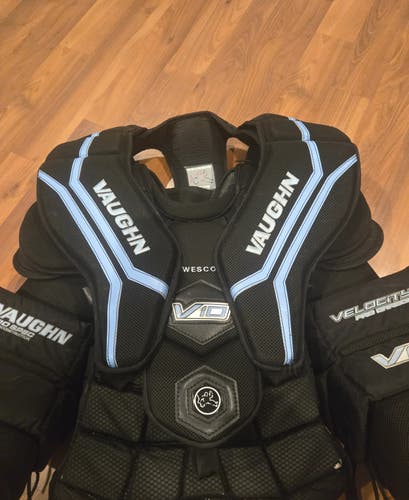VAUGHN V10 Pro Carbon Velocity Goalie Chest Protector (Used)