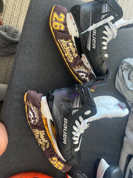 2023 Bauer Vapor Hyperlite 2 Hockey Skates Extra Wide Width  Pro Stock 8 (New)