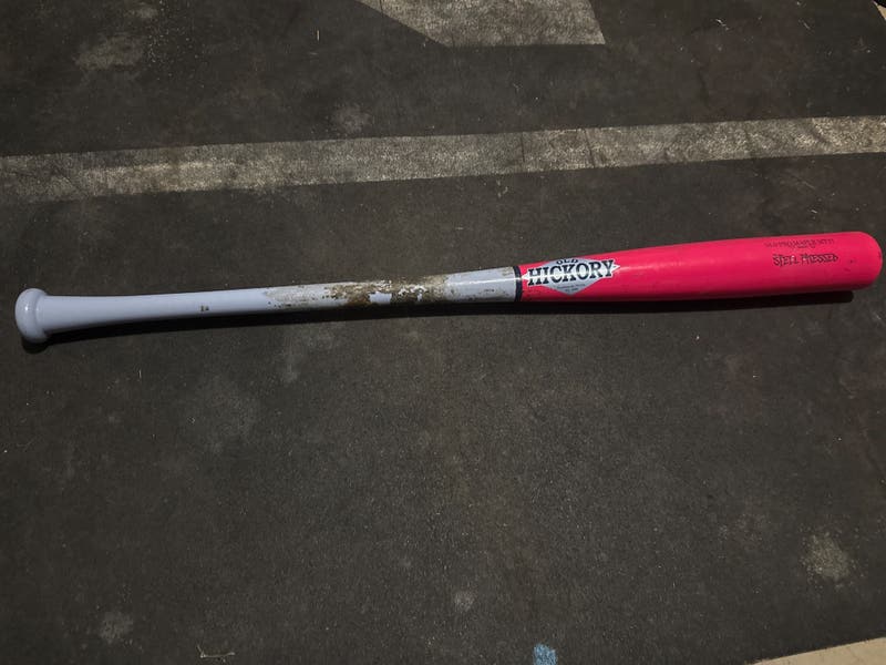 2022 Louisville Slugger Bat (-3) 30 oz 33