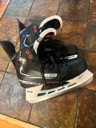 Bauer Vapor x3.5 Hockey Skates Regular Width 10 (Used)