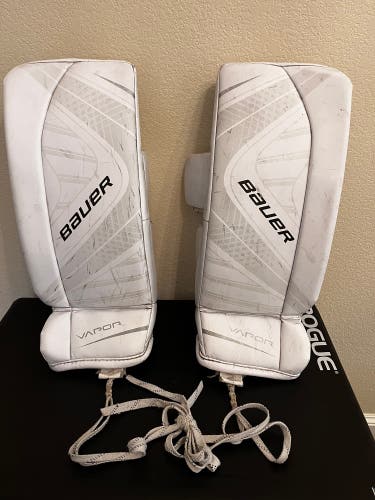 XS  Bauer Vapor X700 Goalie Leg Pads  (Used)