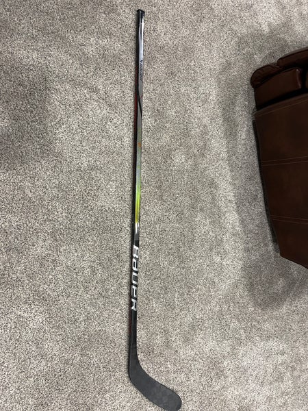 Junior Bauer Vapor Hyperlite Left Hand Hockey Stick P28  (Used)