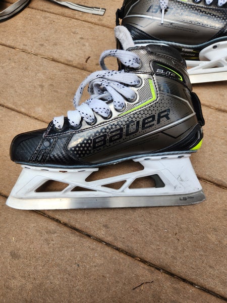 Bauer Elite Hockey Goalie Skates Size 5.5 (Used)