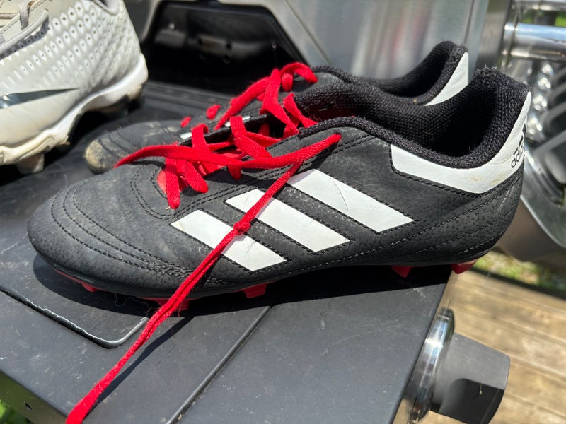 Black Unisex 5Y (Big Kids / Youth) Adidas Cleats (Used)