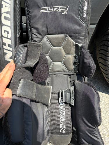 26" Vaughn Slr3 Goalie Leg Pads (Used)
