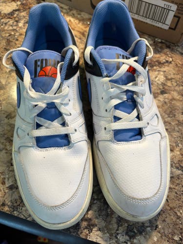 Men's Size M 11.5 (W 12.5) Nike Shoes (Used)