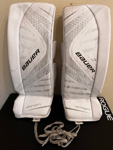 Junior  Medium  Bauer Vapor X700 Goalie Leg Pads  (Used)