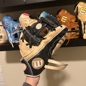 Wilson RH A2000 1787 Baseball Glove 11.75" (Used)