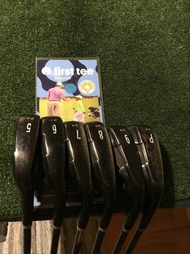 Cleveland Black Irons Set (5-PW) Regular Miyazaki 5gR IR Tour Graphite (+1/2)